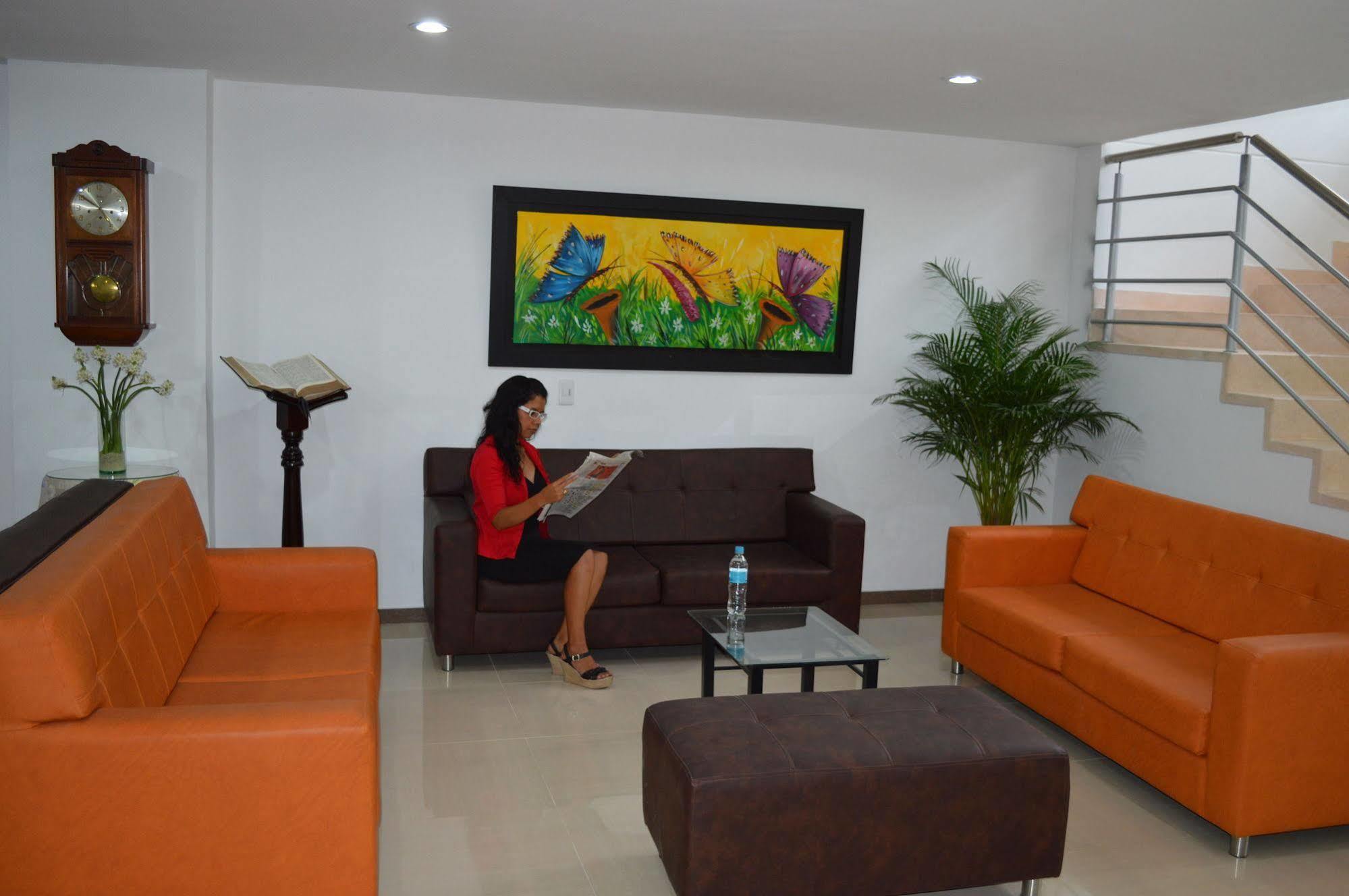 Ayenda 1501 Metropolitana Plaza Hotell Bucaramanga Exteriör bild