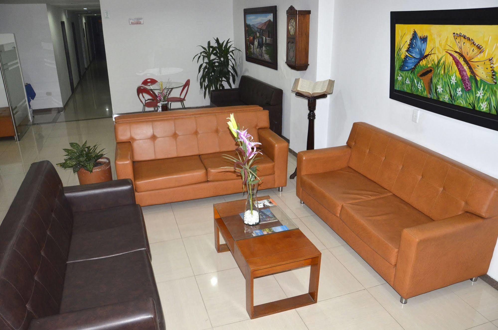 Ayenda 1501 Metropolitana Plaza Hotell Bucaramanga Exteriör bild