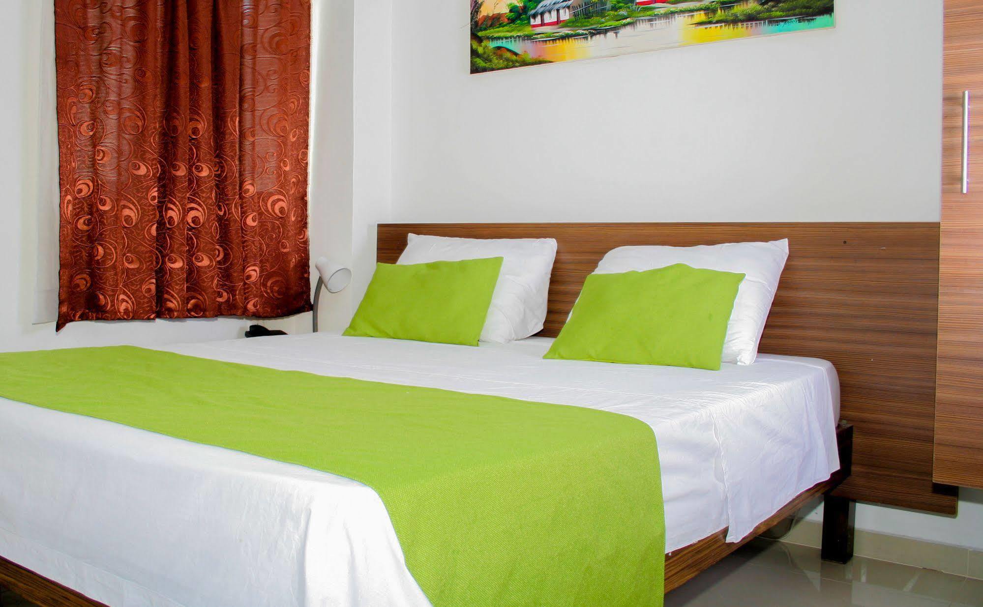 Ayenda 1501 Metropolitana Plaza Hotell Bucaramanga Exteriör bild