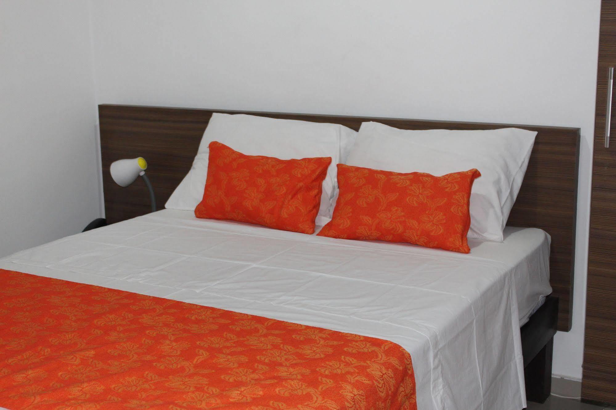 Ayenda 1501 Metropolitana Plaza Hotell Bucaramanga Exteriör bild