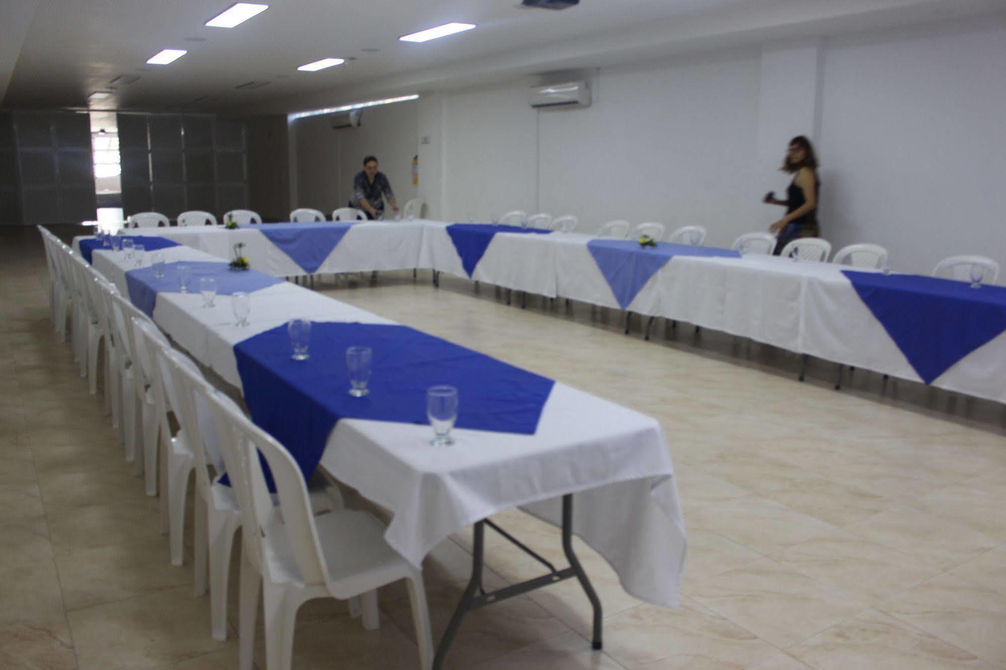 Ayenda 1501 Metropolitana Plaza Hotell Bucaramanga Exteriör bild